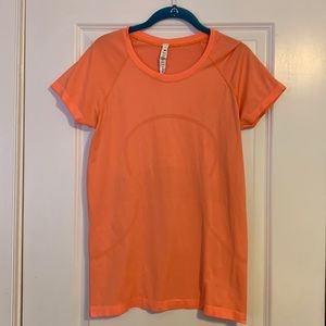 Lululemon tee